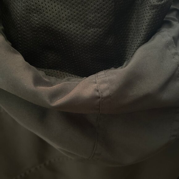 Retro Volcom Women's Black Hooded Zip Up Jacket Water Resistant SZ Small - Picture 7 of 7